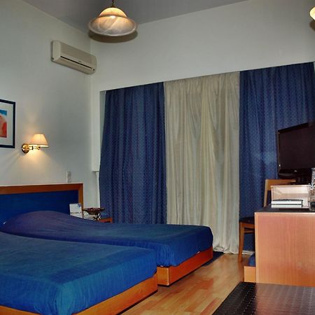 Hotel Elena Lamía Екстериор снимка