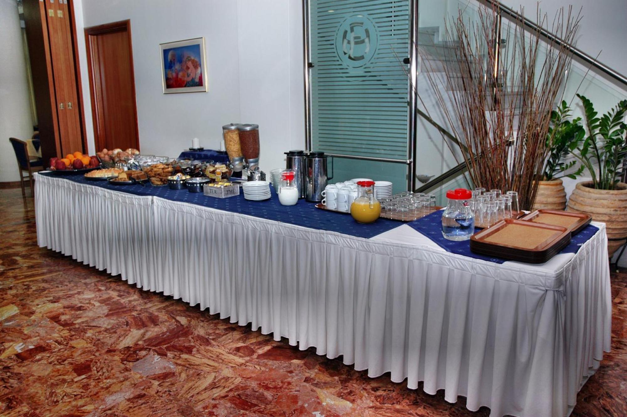 Hotel Elena Lamía Екстериор снимка