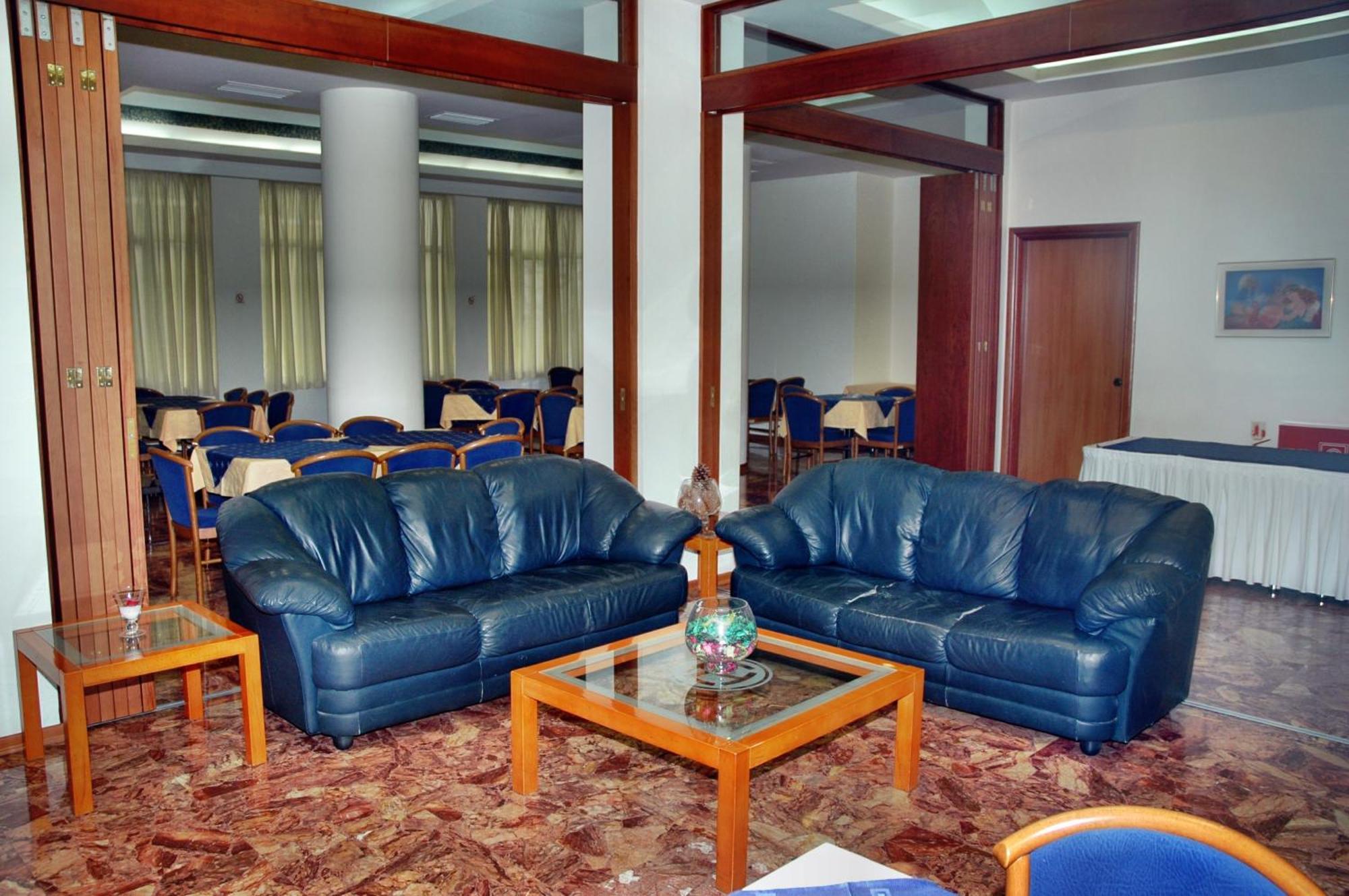 Hotel Elena Lamía Екстериор снимка