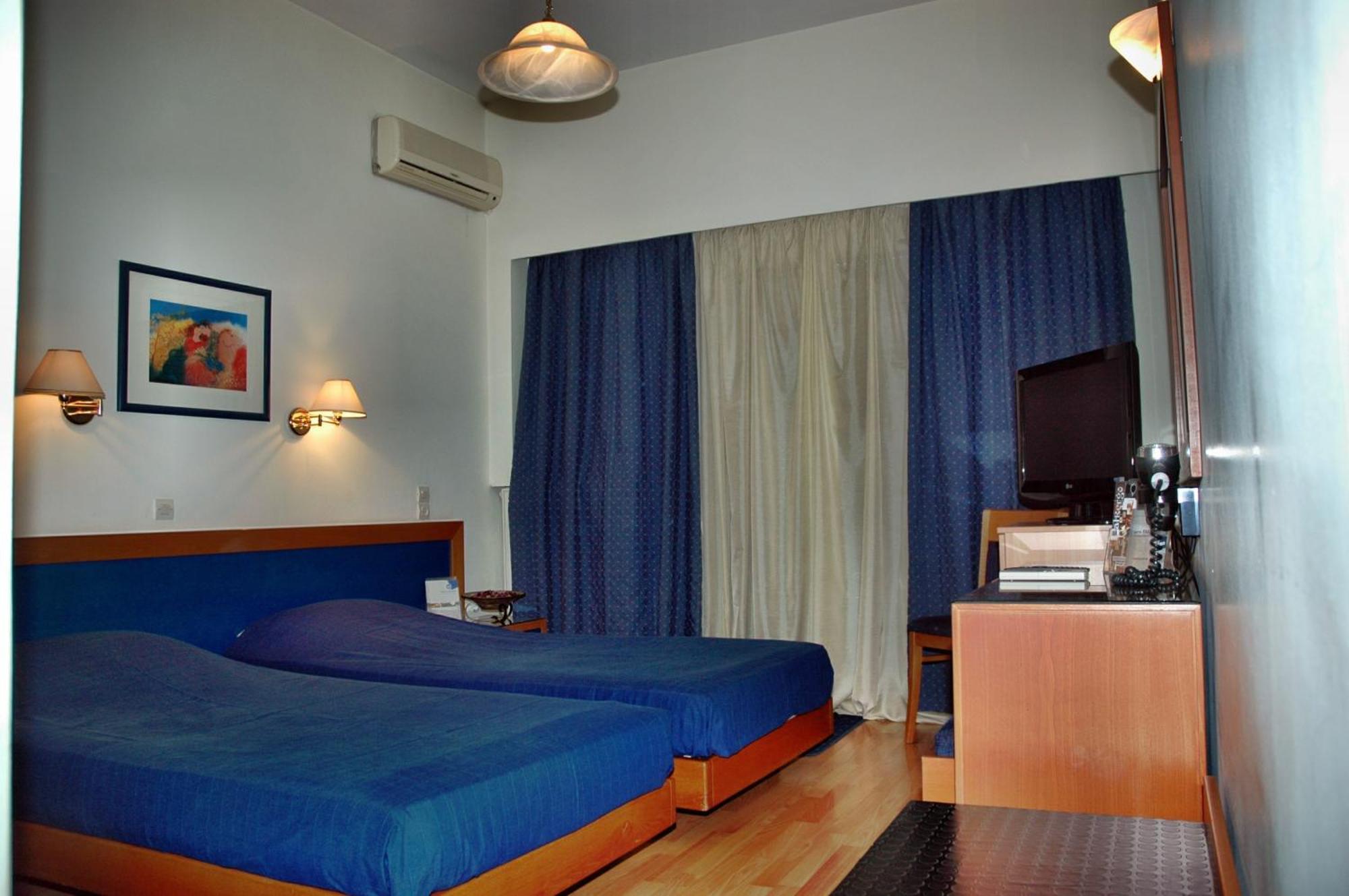 Hotel Elena Lamía Екстериор снимка